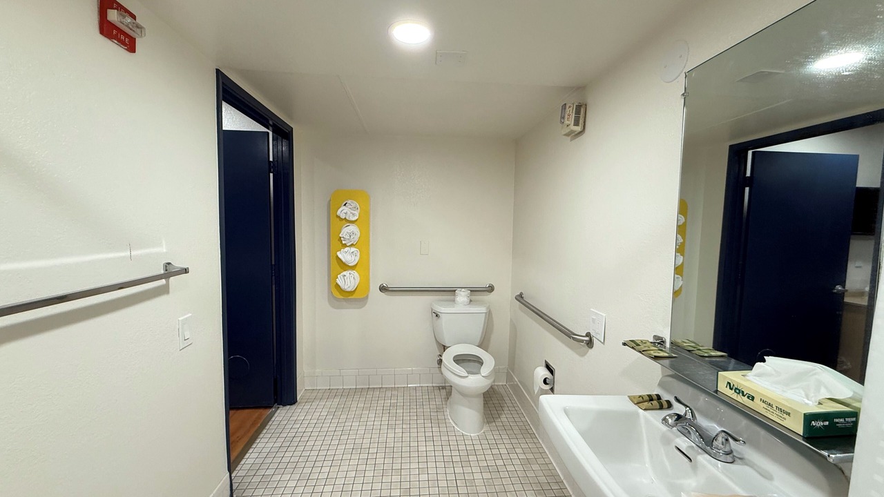 Photo of Bathroom in Weed