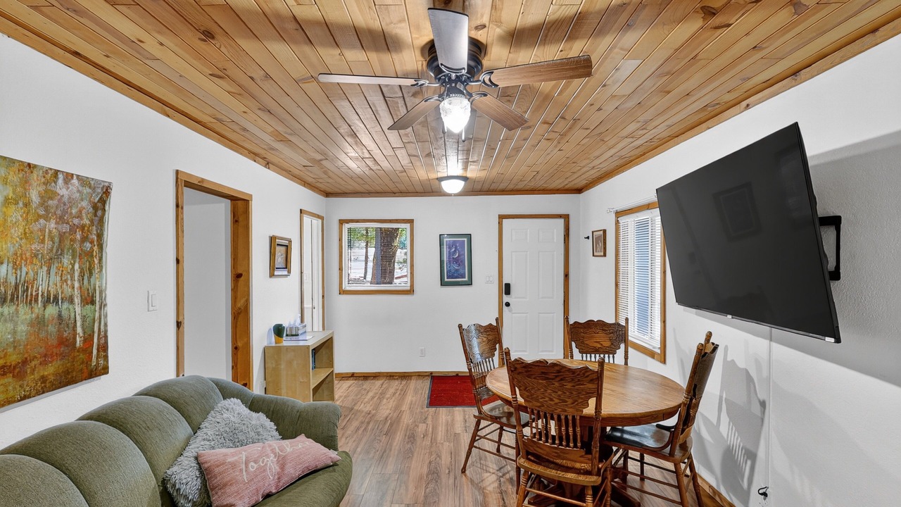 Photo of Bedroom in Cobb