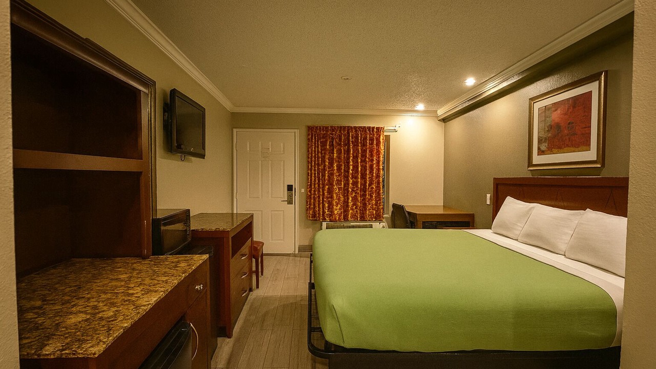 Photo of Bedroom in Corona