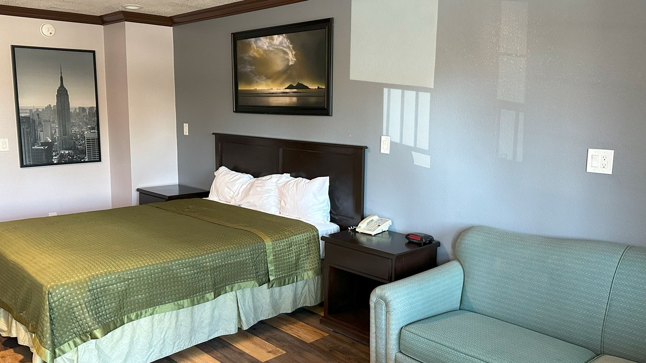 Photo of Bedroom in Corona