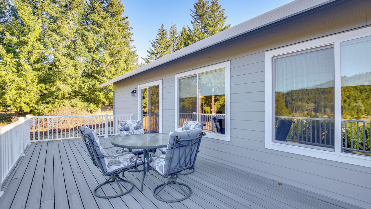 Photo of Outdoor in Oakridge