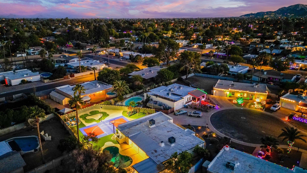 Photo of Outdoor in Paradise Valley Village
