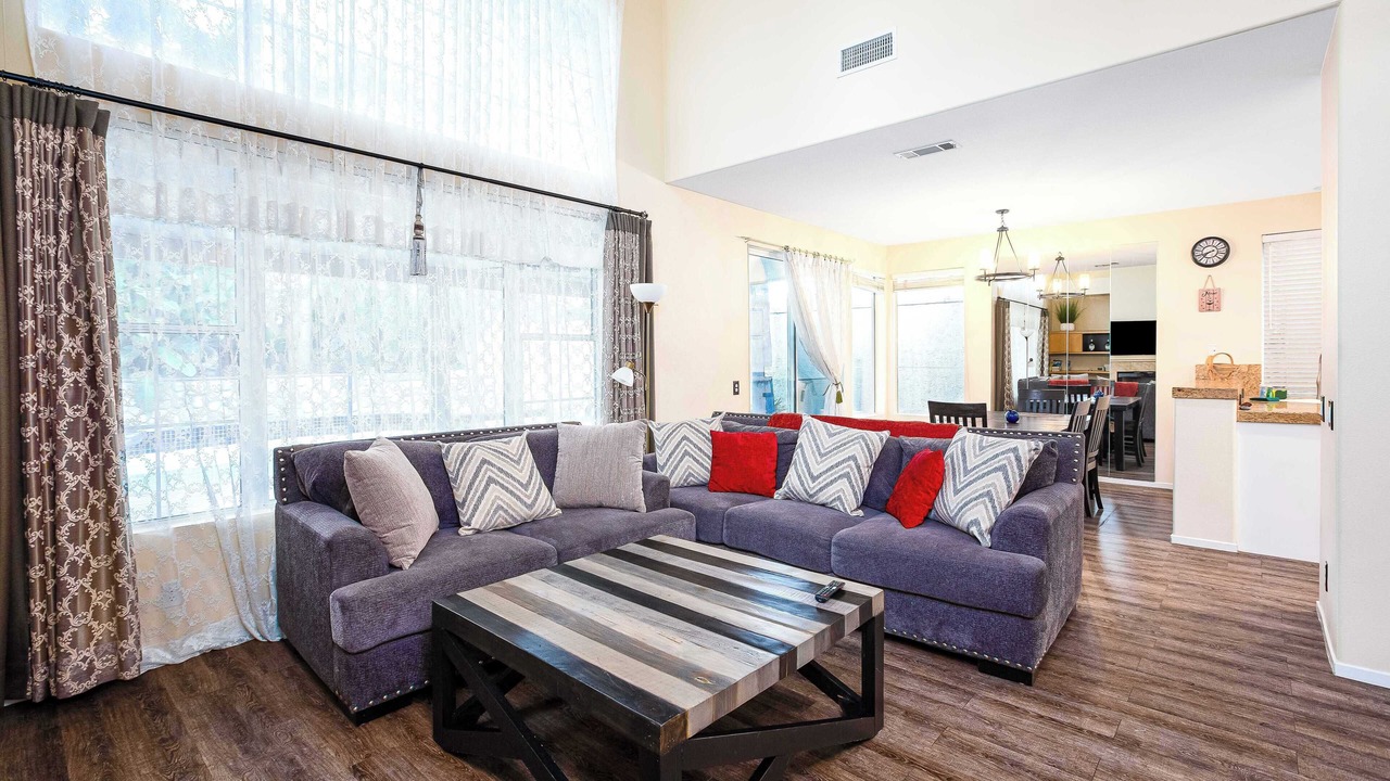 Photo of Livingroom in Los Serranos
