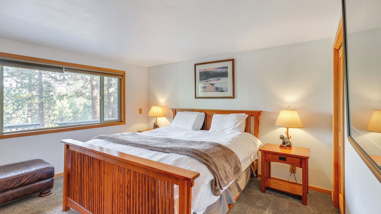 Photo of Bedroom in Deschutes River Woods