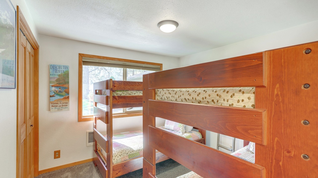 Photo of Bedroom in Deschutes River Woods