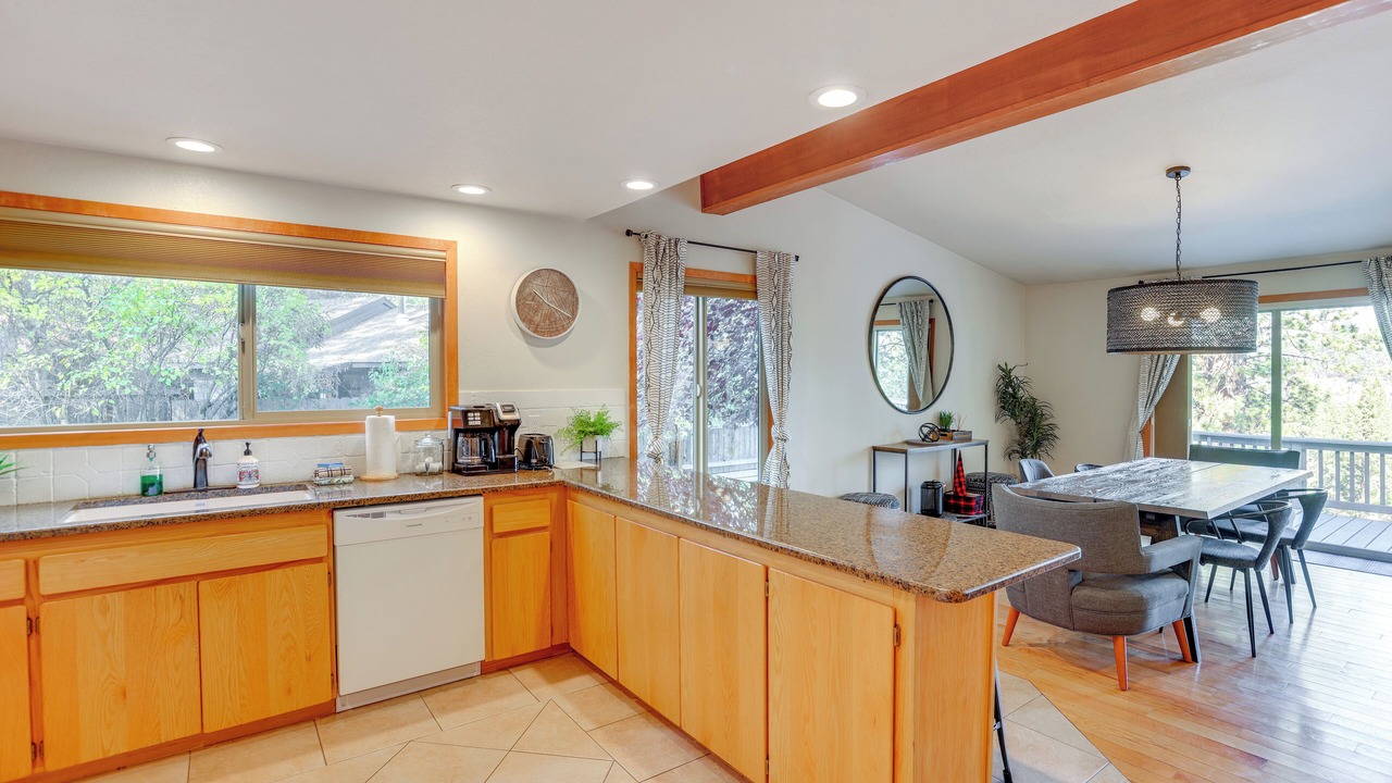 Photo of Kitchen in Deschutes River Woods