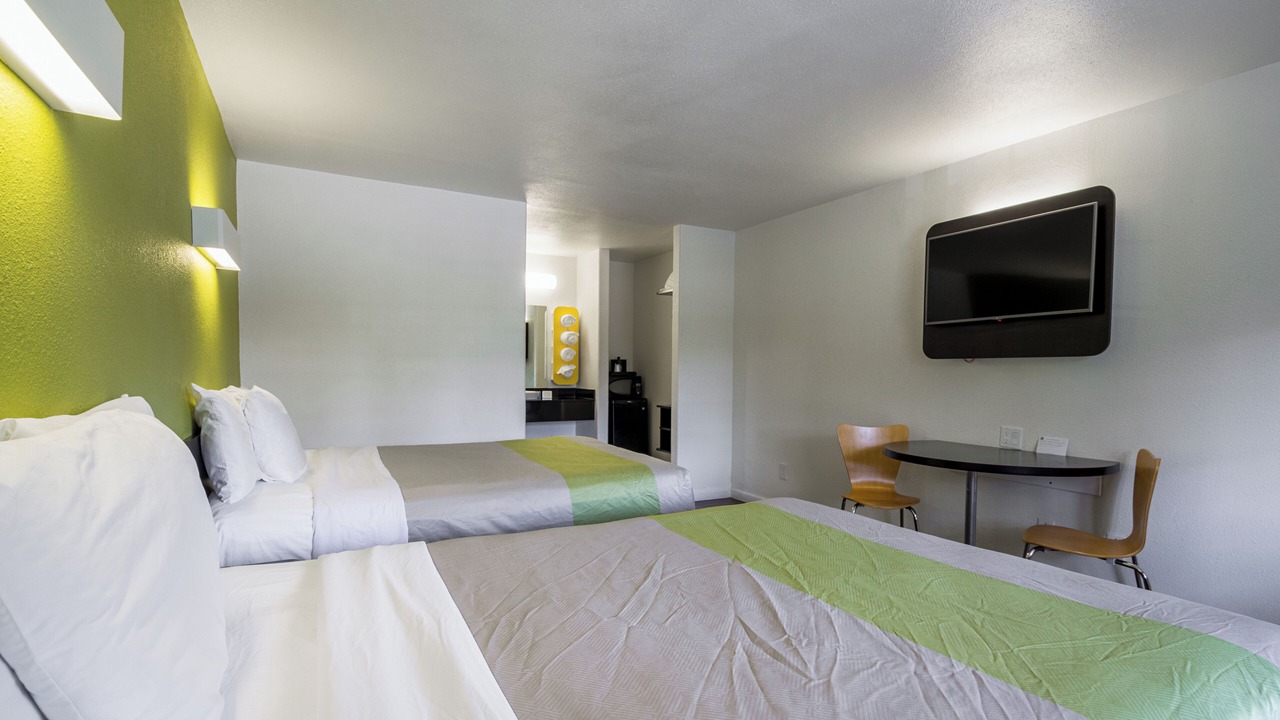 Photo of Bedroom in Munras Avenue