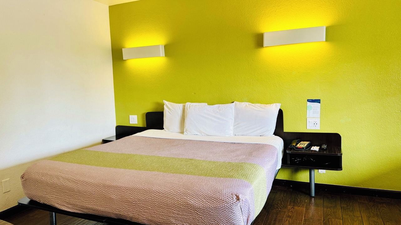 Photo of Bedroom in Munras Avenue