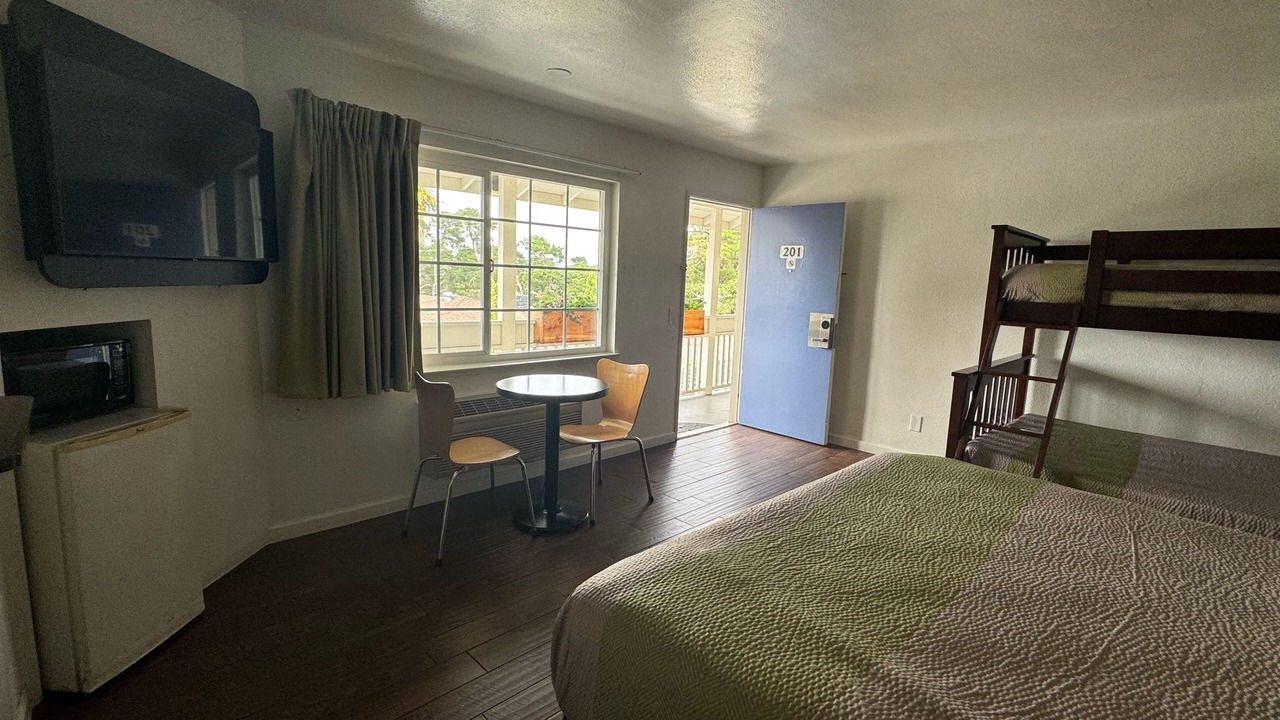 Photo of Bedroom in Munras Avenue