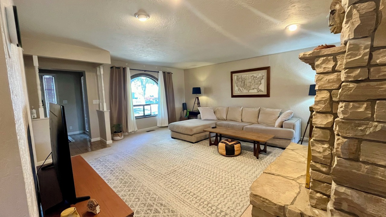 Photo of Livingroom in West Sacramento
