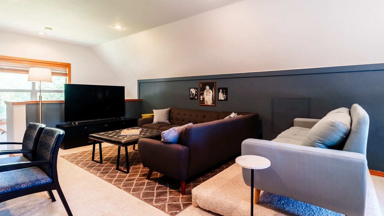 Photo of Livingroom in Ashland