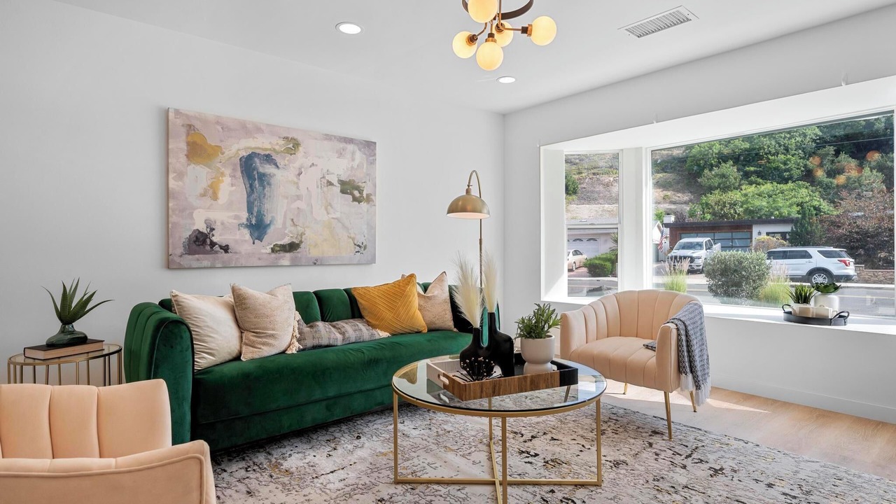 Photo of Livingroom in Allied Gardens