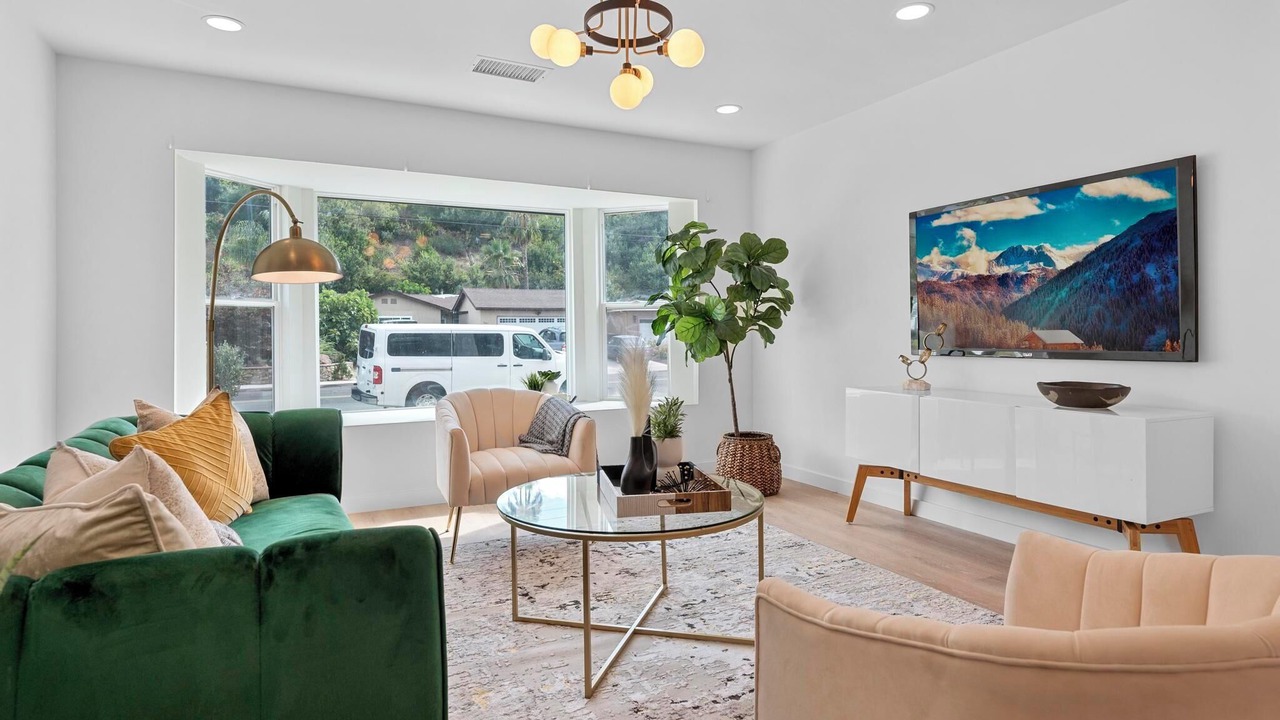Photo of Livingroom in Allied Gardens