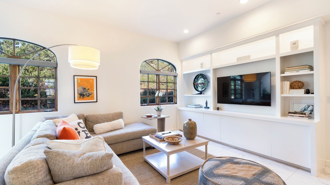 Photo of Livingroom in Cloverdale