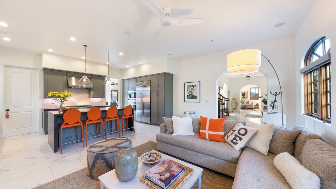 Photo of Livingroom in Cloverdale