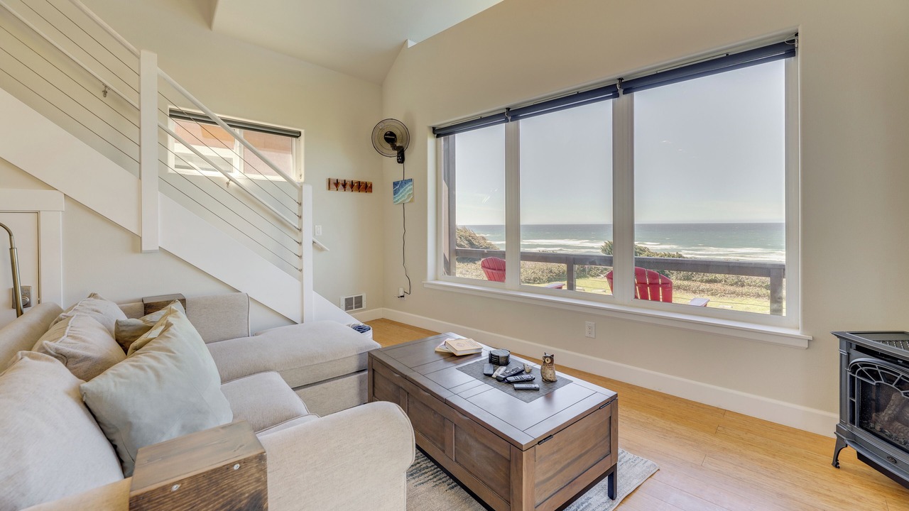 Photo of Livingroom in Oregon Coast