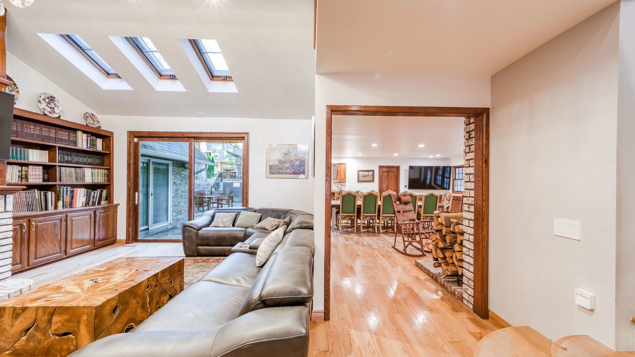 Photo of Livingroom in Fox Farm