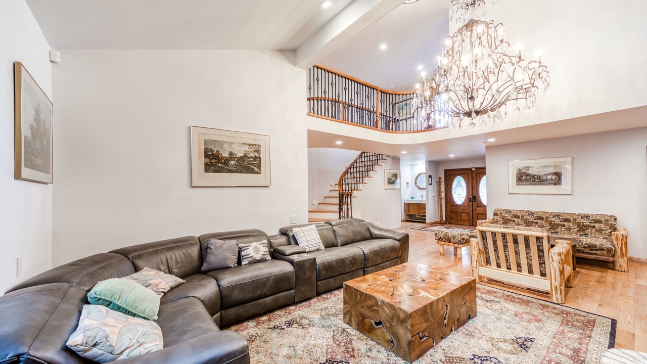 Photo of Livingroom in Fox Farm