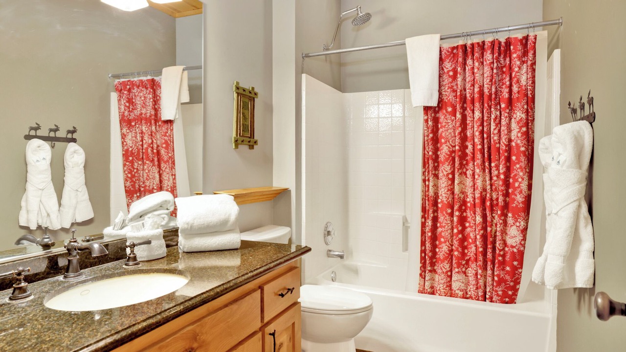 Photo of Bathroom in Upper Moonridge