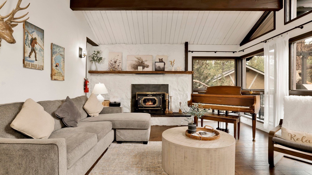 Photo of Livingroom in Fox Farm