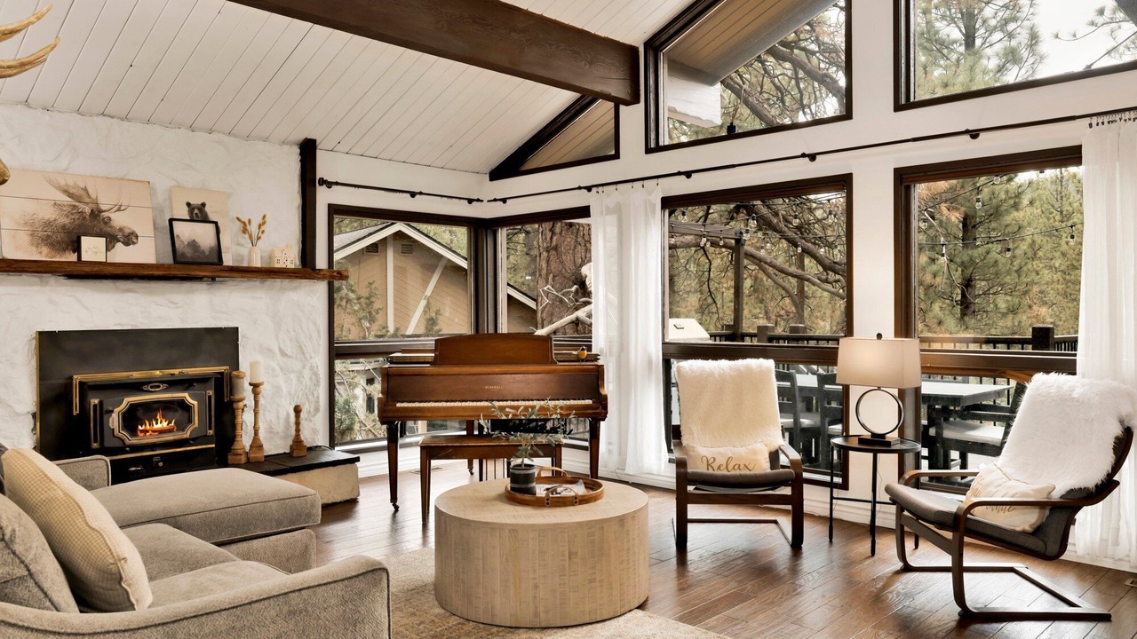 Photo of Livingroom in Fox Farm