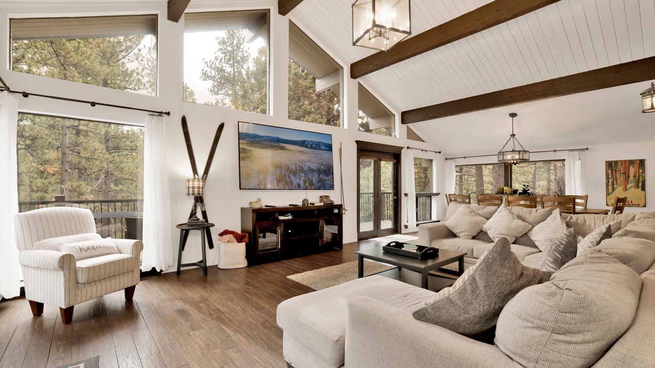 Photo of Livingroom in Fox Farm