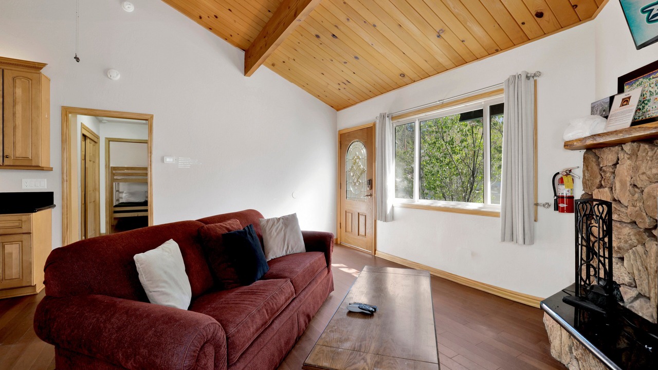 Photo of Livingroom in Whispering Forest