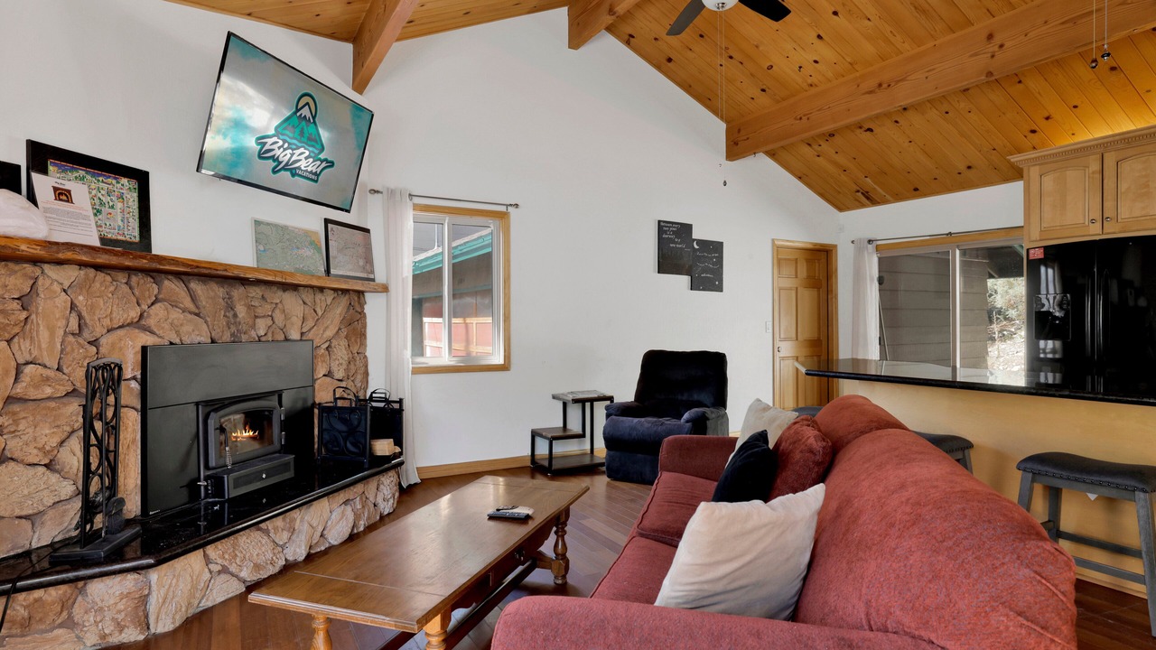 Photo of Livingroom in Whispering Forest