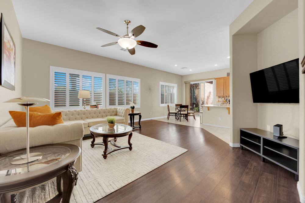 Photo of Livingroom in Enterprise