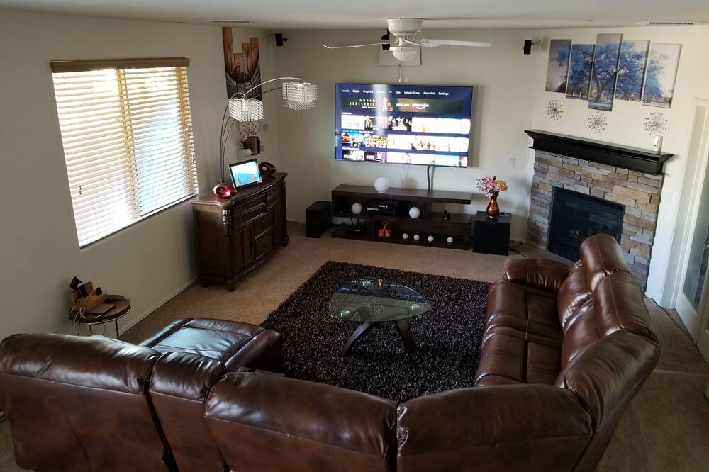 Photo of Livingroom in Verrado Heritage District