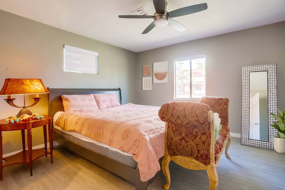 Photo of Bedroom in Clairemont