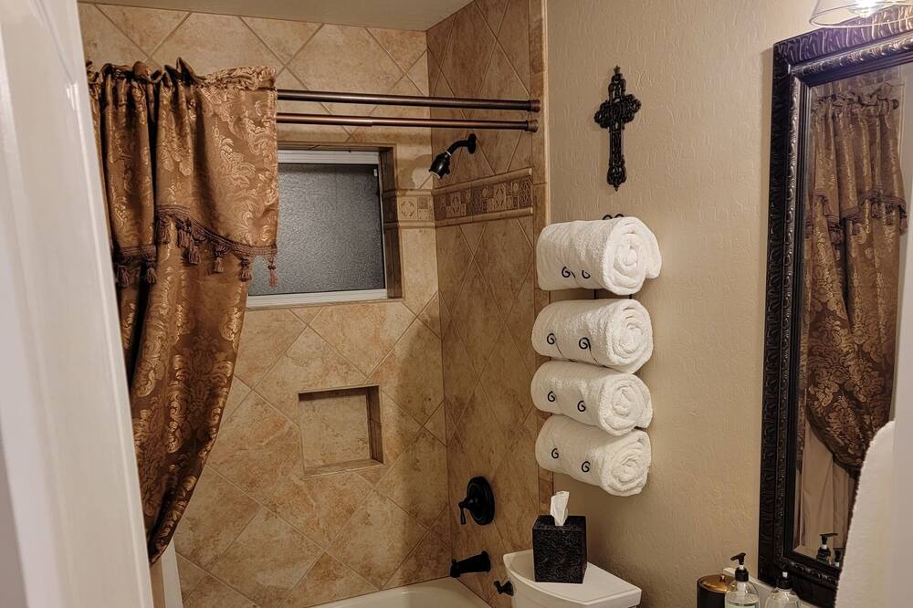Photo of Bathroom in Tatum Ranch