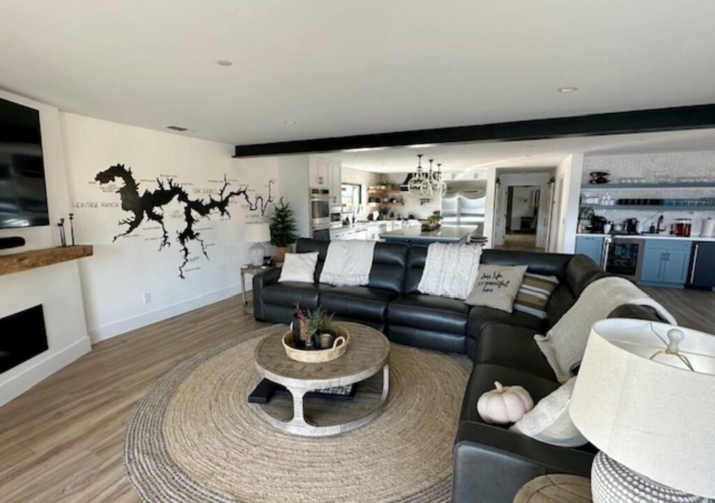 Photo of Livingroom in Oak Shores
