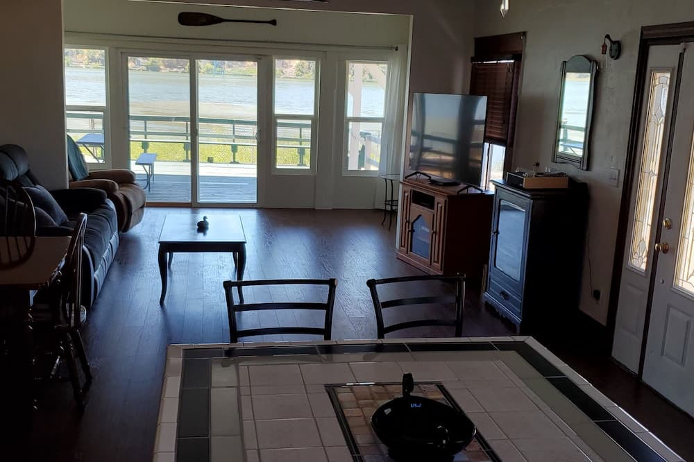Photo of Kitchen in Clearlake