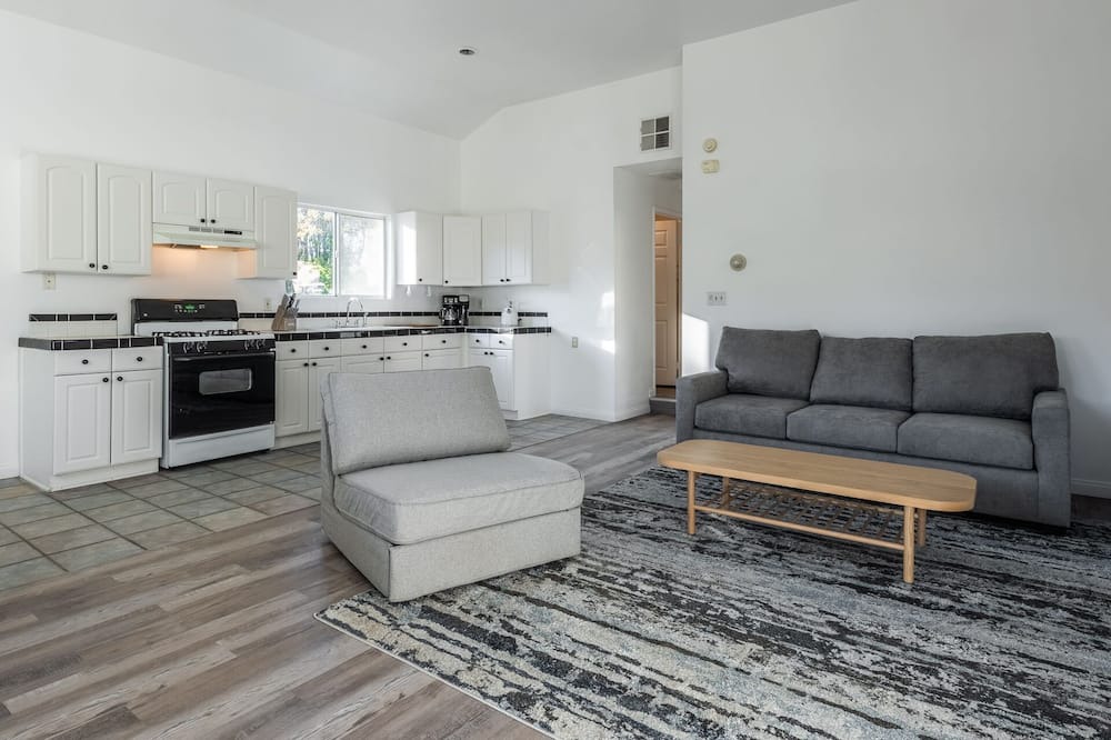 Photo of Livingroom in West Bishop