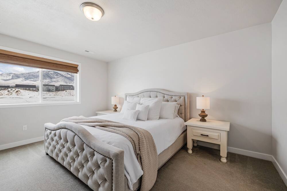 Photo of Bedroom in Saratoga Springs