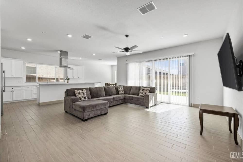 Photo of Livingroom in Merced