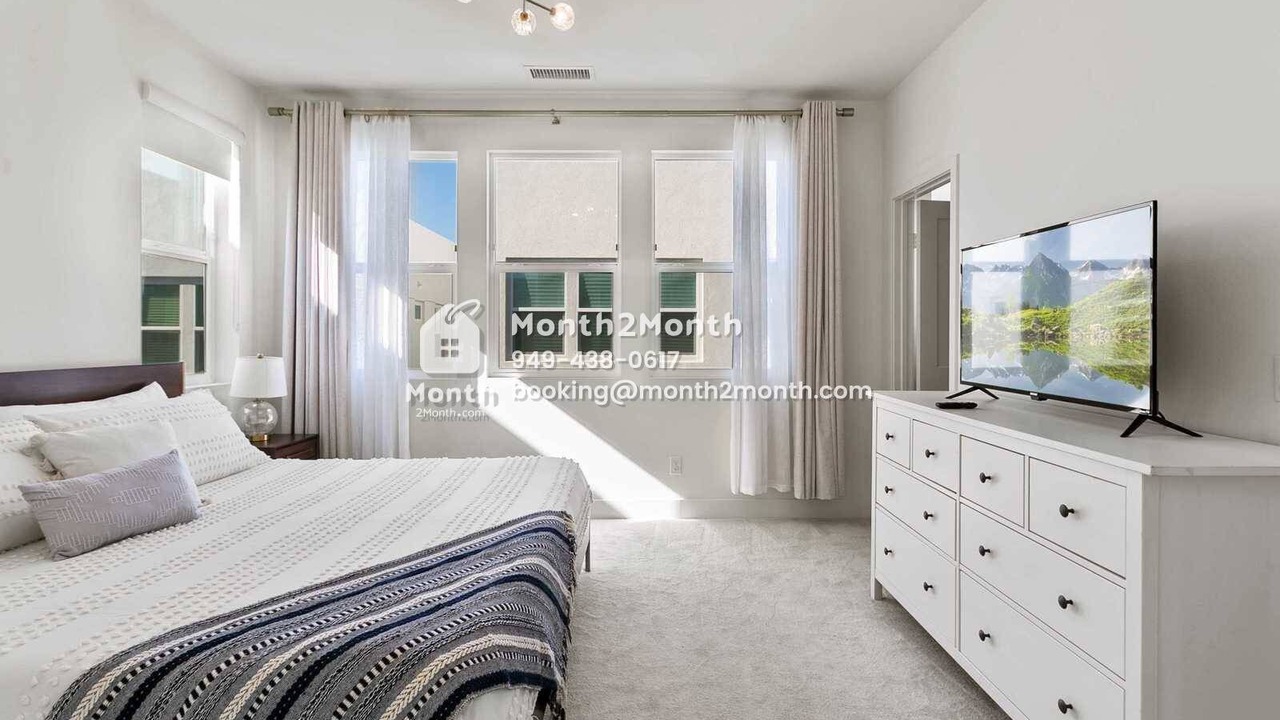 Photo of Others in Platinum Triangle