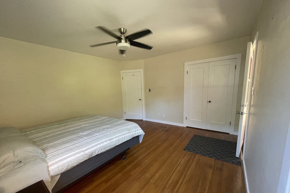 Photo of Bedroom in Martinez