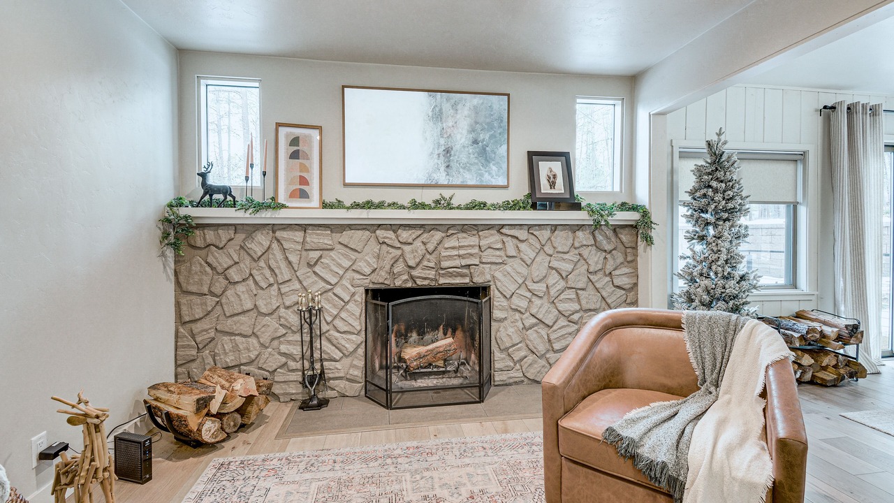 Photo of Livingroom in Groom Creek