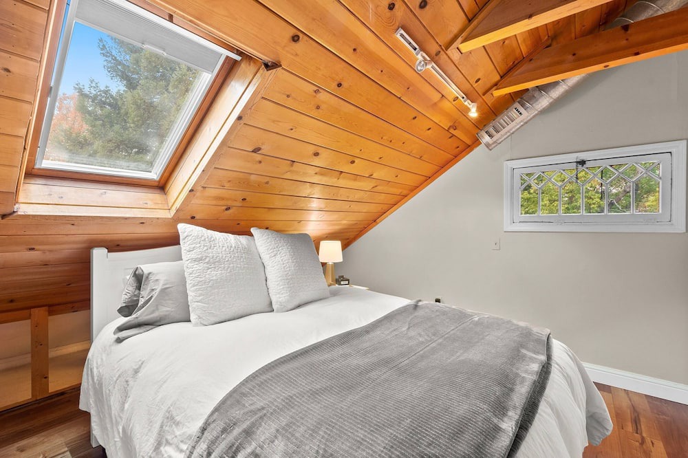 Photo of Bedroom in Midtown Sacramento