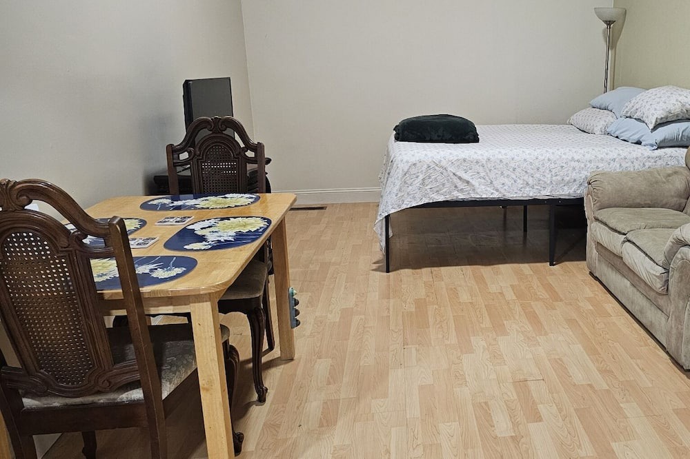 Photo of Bedroom in San Leandro