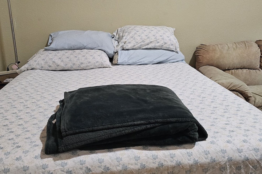 Photo of Bedroom in San Leandro