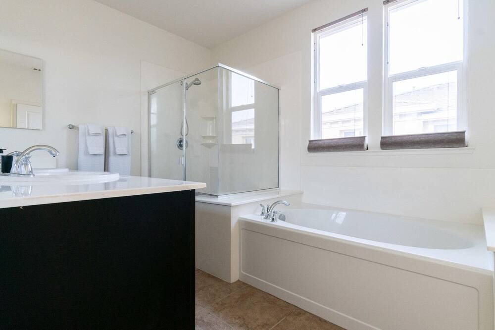 Photo of Bathroom in Berryessa