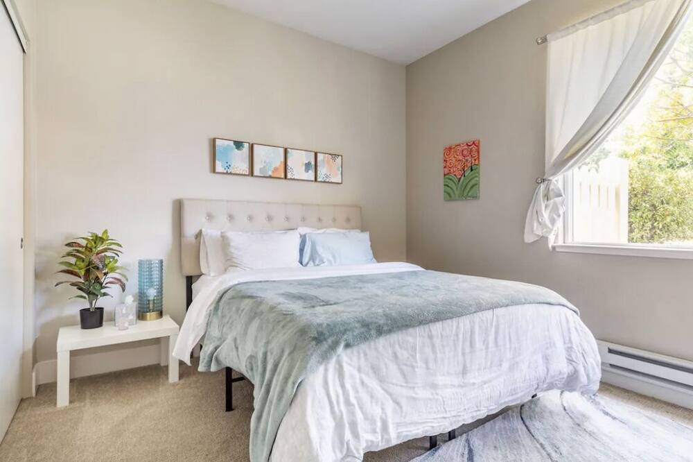 Photo of Bedroom in Marina Bay