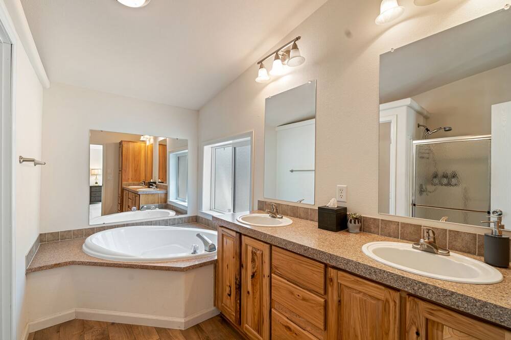 Photo of Bathroom in Sloat