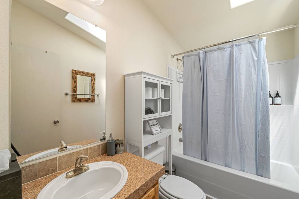 Photo of Bathroom in Sloat