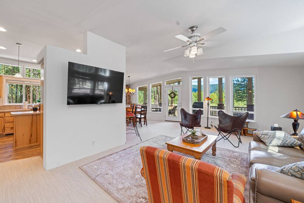 Photo of Livingroom in Sloat