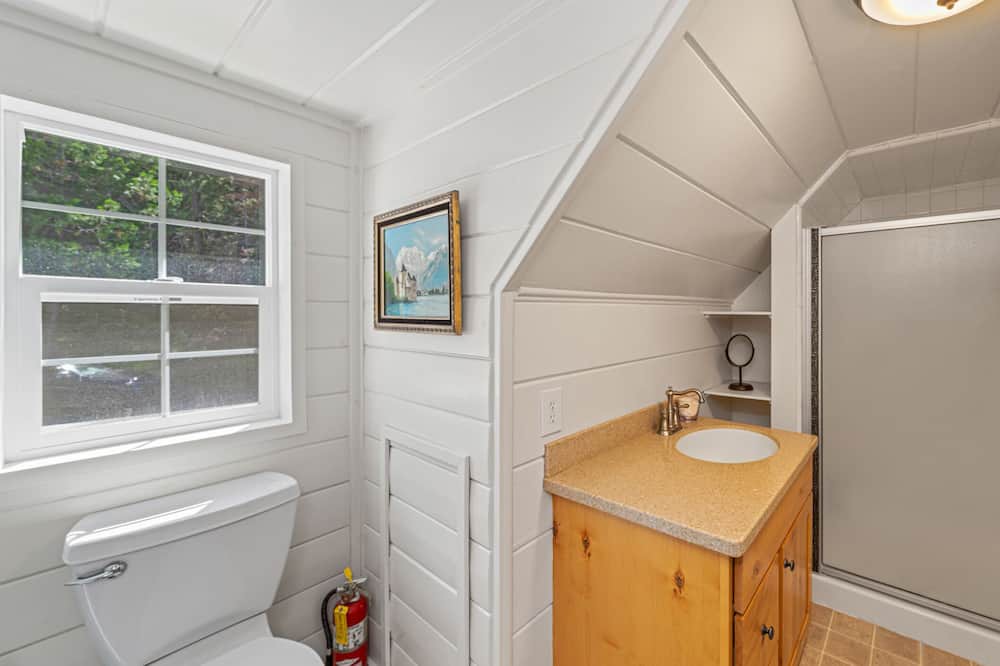 Photo of Bathroom in Blairsden-Graeagle