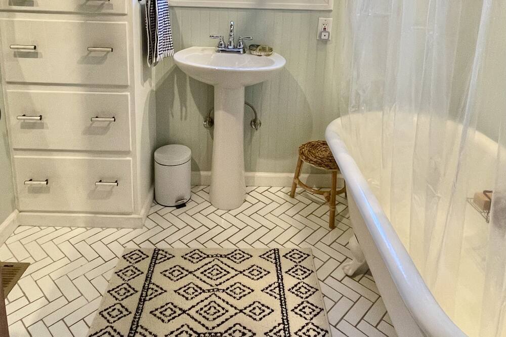 Photo of Bathroom in Penngrove